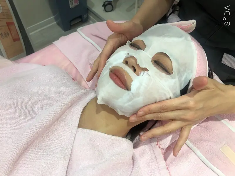 Chloe︰法令紋、夫妻宮這樣補,真的好自然!|洢蓮絲