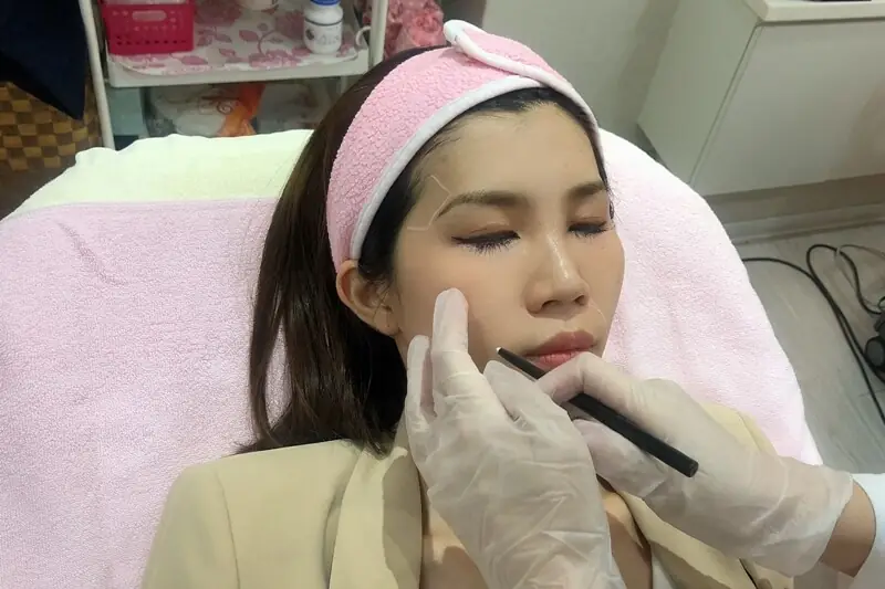 Chloe︰法令紋、夫妻宮這樣補,真的好自然!|洢蓮絲