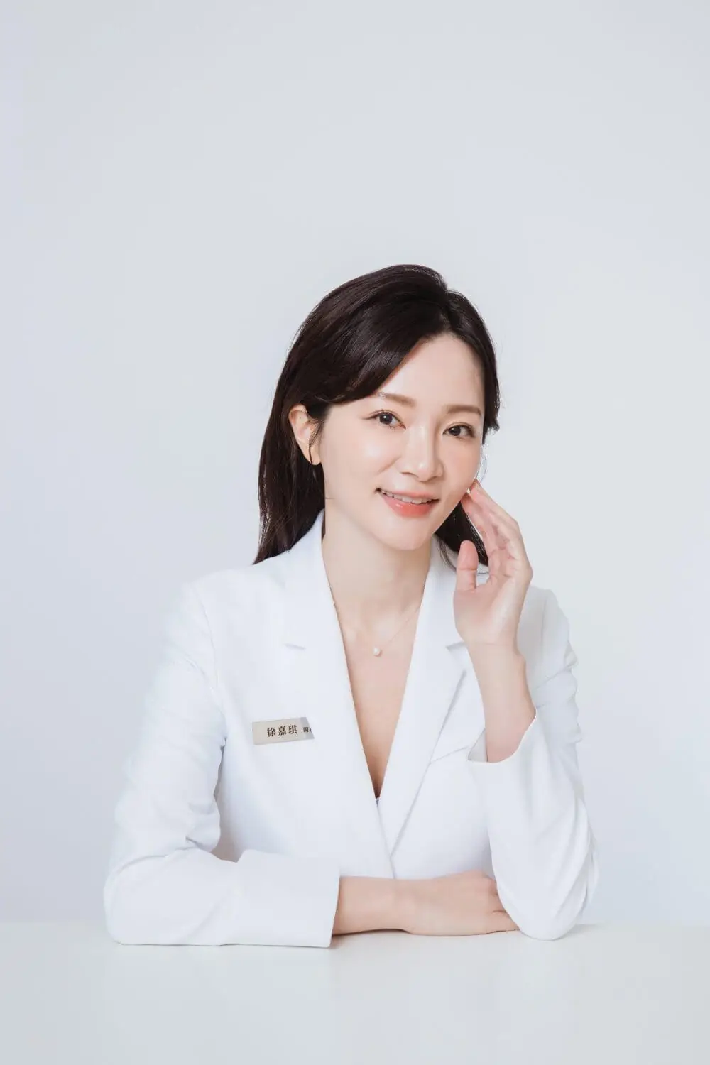 臉凹又下垂?玻尿酸、童妍針、肉毒如何打造精緻臉型雕塑?
